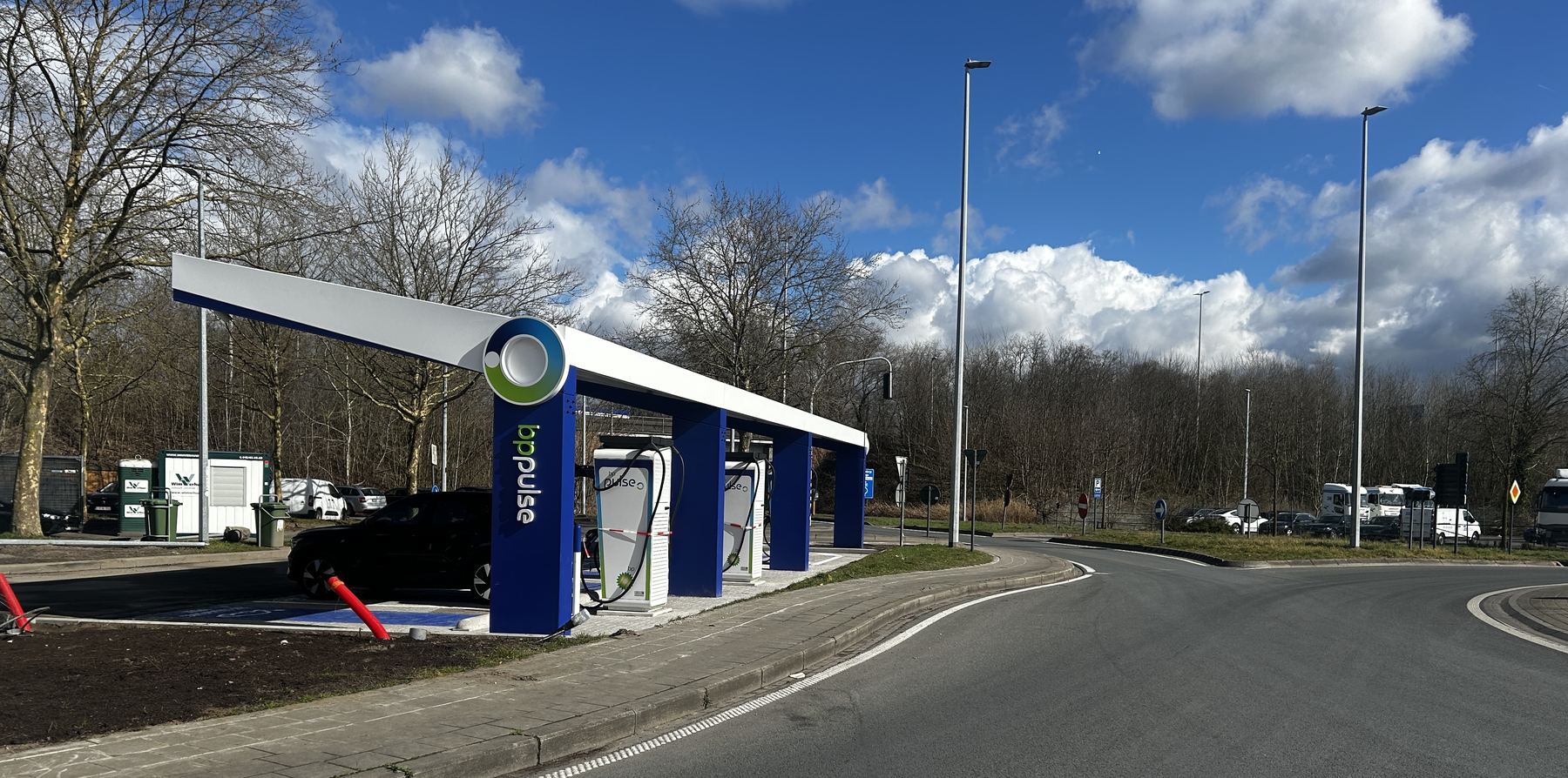 Public EV hub delivery photo