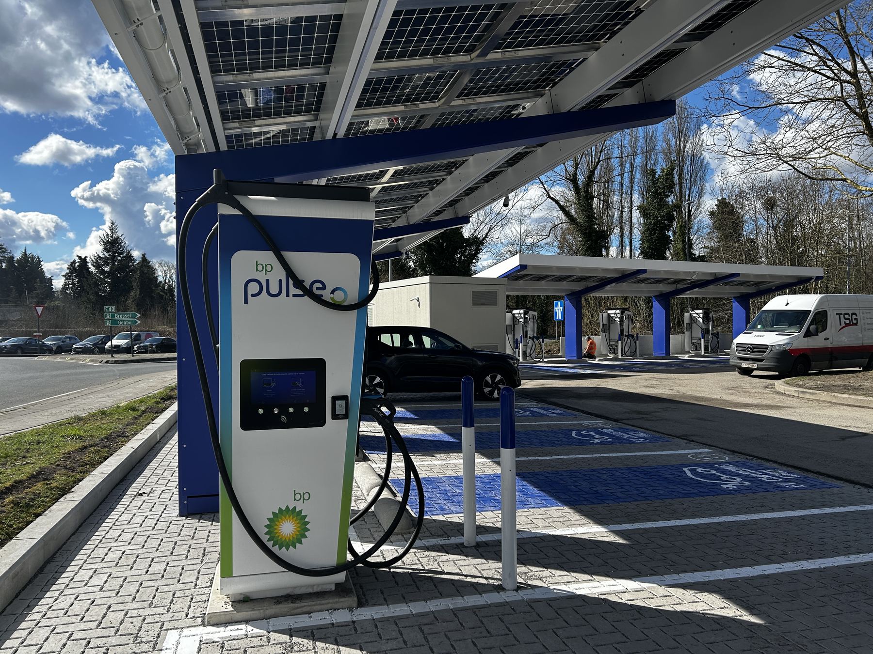 Public EV hub delivery photo