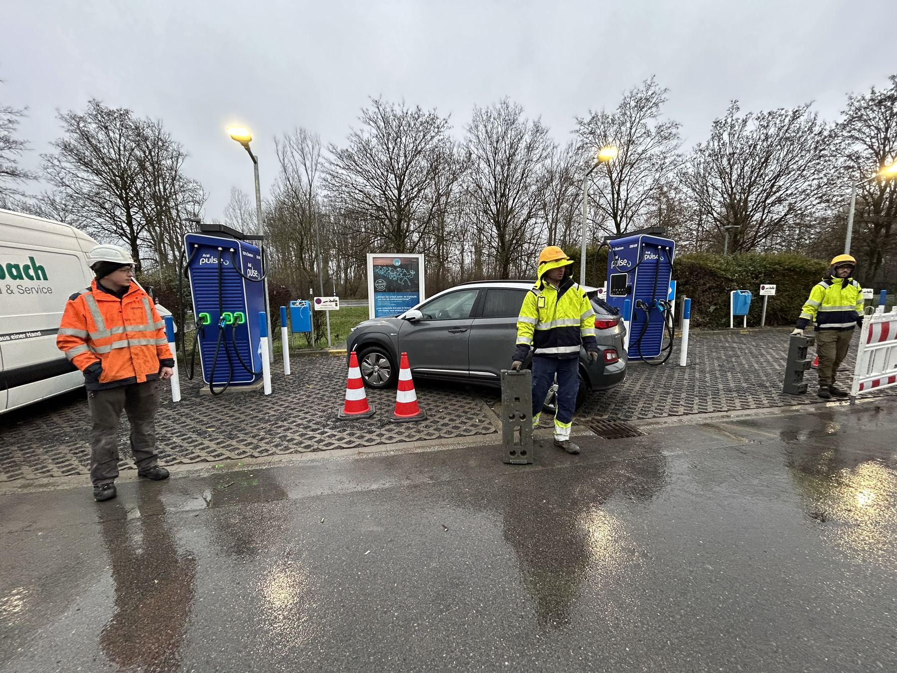 Public EV hub delivery photo