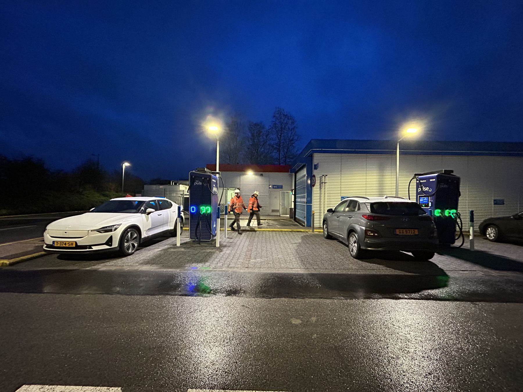 Public EV hub delivery photo